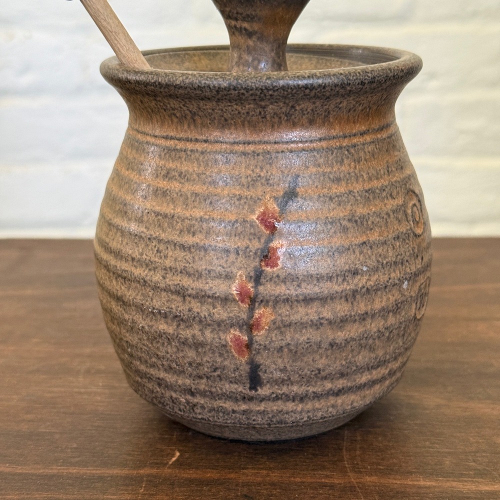 Studio Pottery Honey Pot with Lid and Wooden Dipper Brown Ribbed Floral PC Mark - Picture 3 of 7